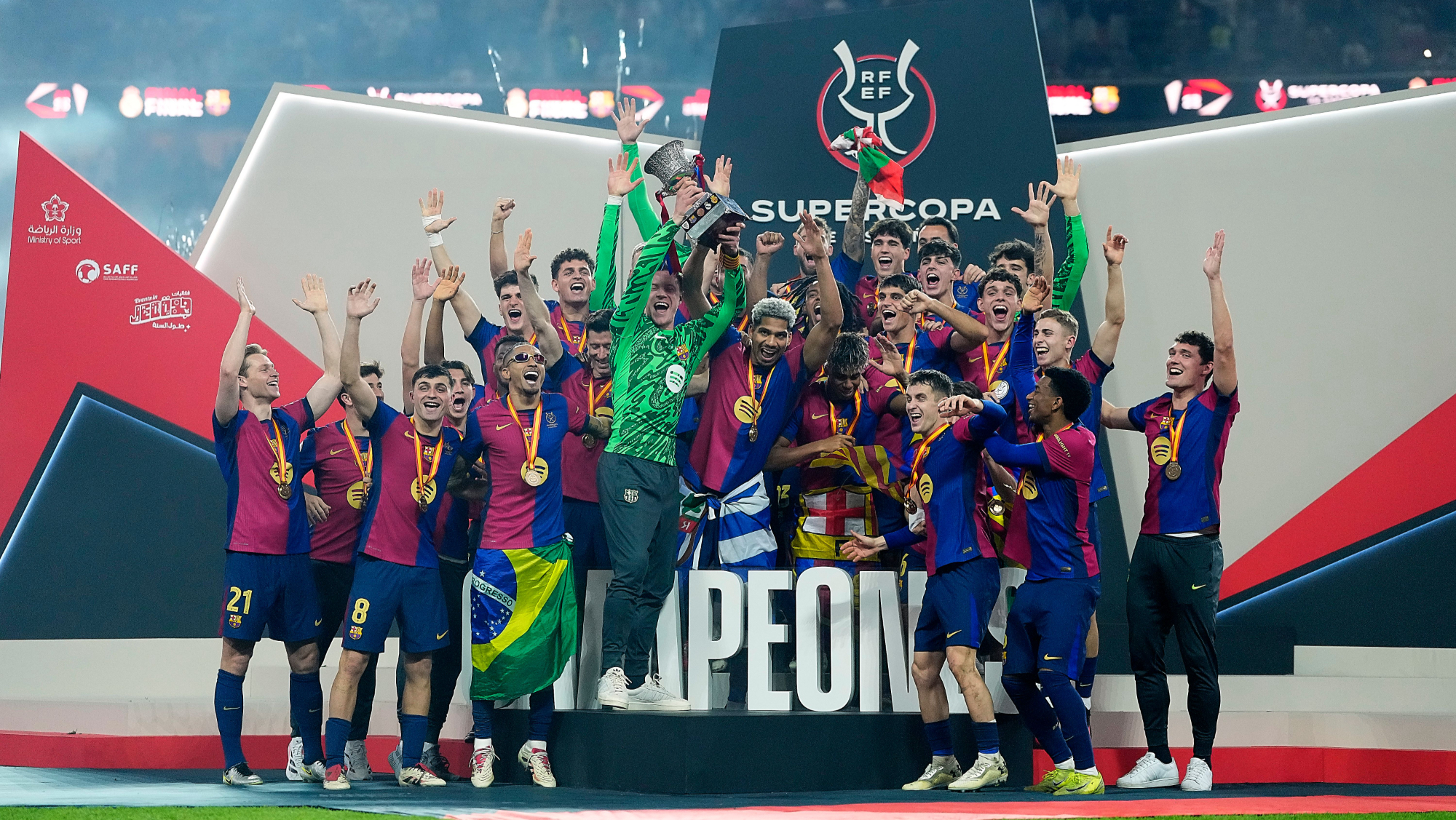 开云-关于尤文图斯不断突破！，莱万多夫斯基连续十场比赛得分超过重返赛场上演精彩一战的信息